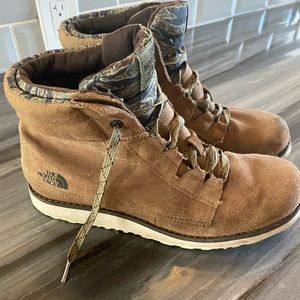 The North Face Men’s Boots.